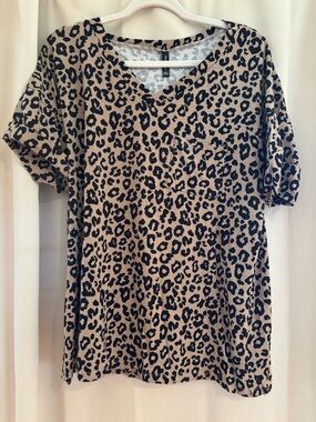 Leopard Print V-Neck Women's Top - Tan/Black